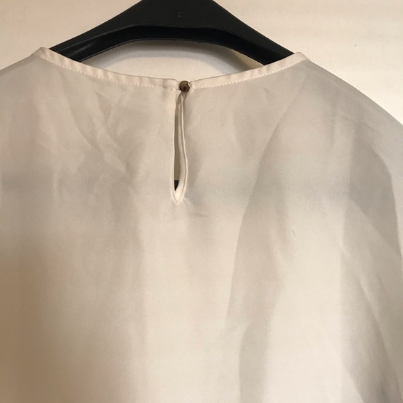 White Blouse With Chain Detail - Picture 6 of 7